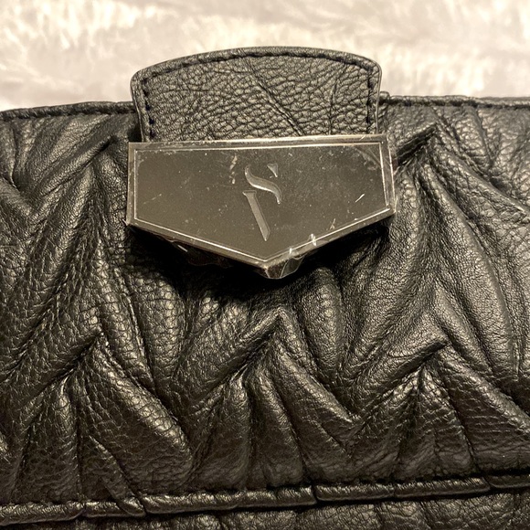 New Simply Vera Wristlet with Tags & Plastic Covering - Picture 5 of 5